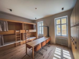 84BA09B0-9266-4212-A301-BB66D20D692B